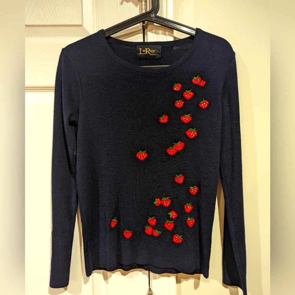 Vintage LeRoy '70s Strawberry Sweater in Navy, Size S